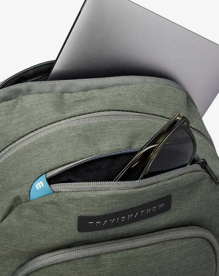 Accessories Luggage and Backpacks TravisMathew 22L BACKPACK Dark Olive