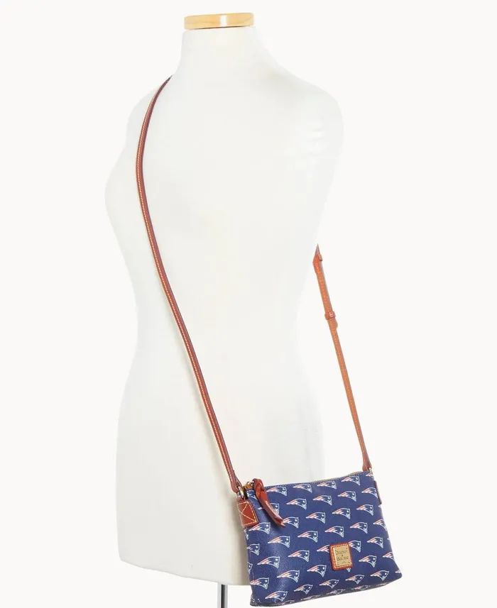 Dooney and Bourke Crossbodies NFL Patriots Crossbody Pouchette Patriots 8211 WomenMen Dooney and Bourke Crossbodies NFL Patriots Crossbody Pouchette Patriots 8211 WomenMen