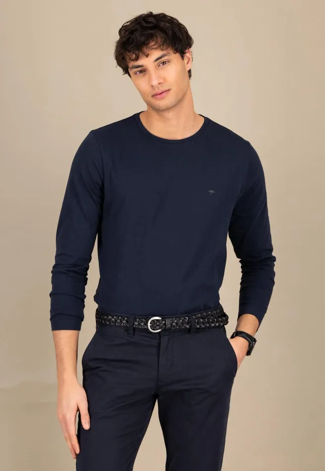 FYNCHHATTON Long sleeved Shirt With A Round Neckline Navymidnightasphaltpoppy Redblackstrong Bluewhite Men Tshirts FYNCHHATTON Long sleeved Shirt With A Round Neckline Navymidnightasphaltpoppy Redblackstrong Bluewhite Men Tshirts