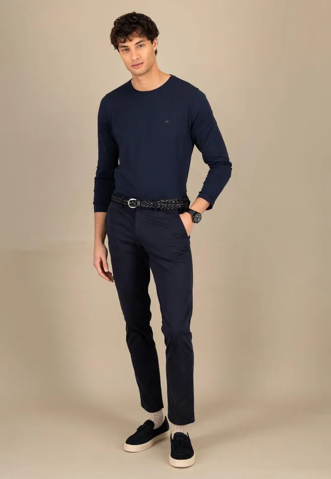 FYNCHHATTON Long sleeved Shirt With A Round Neckline Navymidnightasphaltpoppy Redblackstrong Bluewhite Men Tshirts