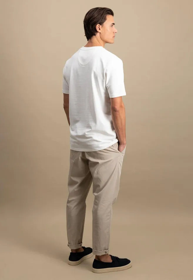 FYNCHHATTON Tshirt With A Round Neckline Summer Breezenavynew Offwhite Men Tshirts