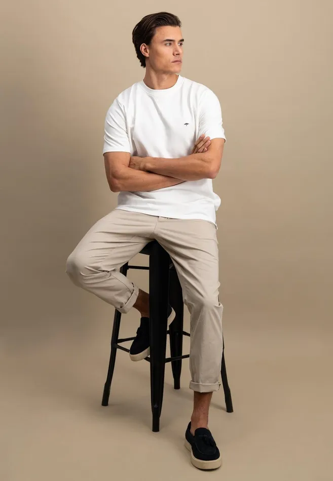 FYNCHHATTON Tshirt With A Round Neckline Summer Breezenavynew Offwhite Men Tshirts