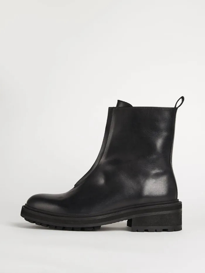 Jigsaw Shoes and Sandals Women Sawyer Trek Boot Black