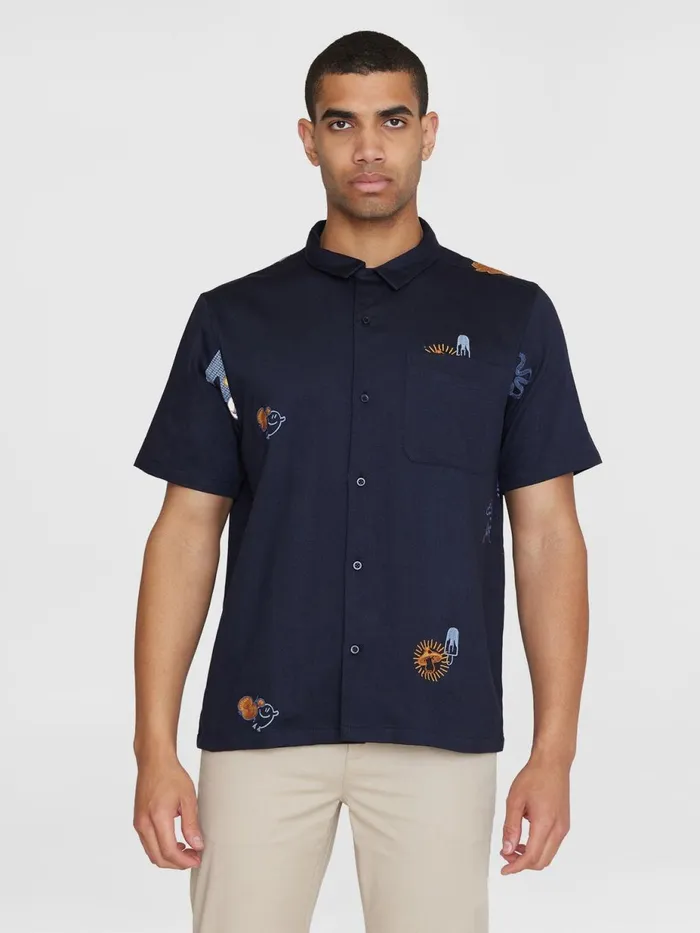 KnowledgeCotton Apparel Shirts Box Fit Short Sleeve Shirt With Embroidery Gotsvegan 8211 Men KnowledgeCotton Apparel Shirts Box Fit Short Sleeve Shirt With Embroidery Gotsvegan 8211 Men