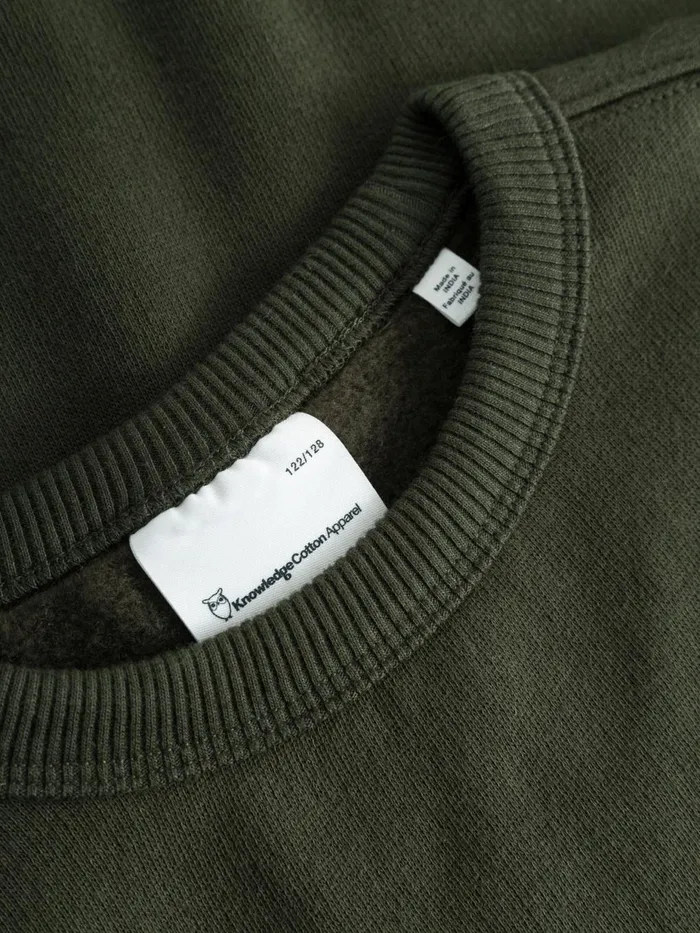 KnowledgeCotton Apparel Sweatshirts Badge Crew Neck Sweat Forrest Night 8211 Kids KnowledgeCotton Apparel Sweatshirts Badge Crew Neck Sweat Forrest Night 8211 Kids