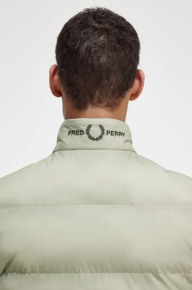 Men Insulated Gilet Seagrass Fred Perry Coats and Jackets