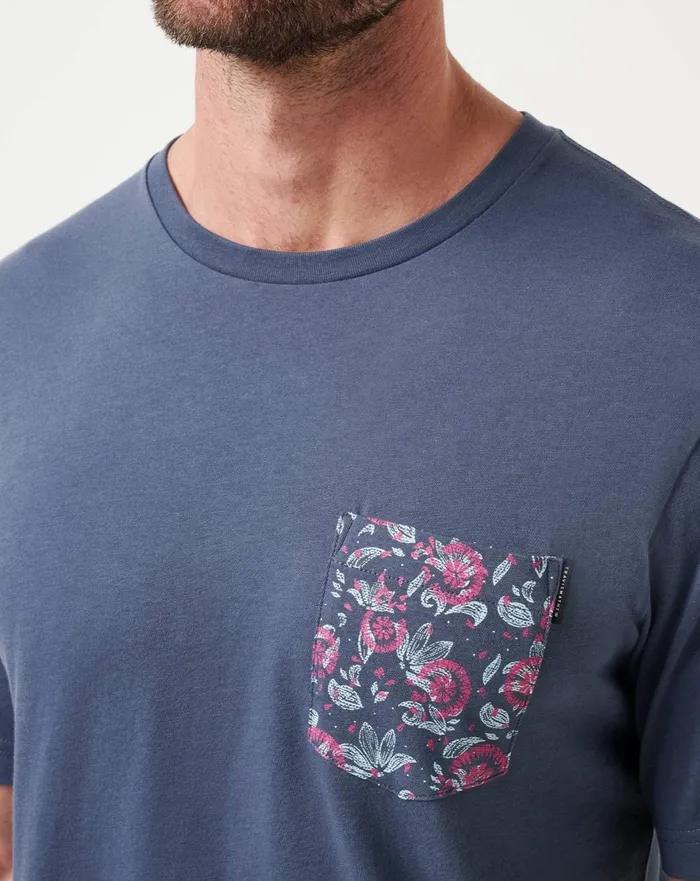 Men Tees TravisMathew FLOURISH POCKET TEE Mood Indigovintage Indigo
