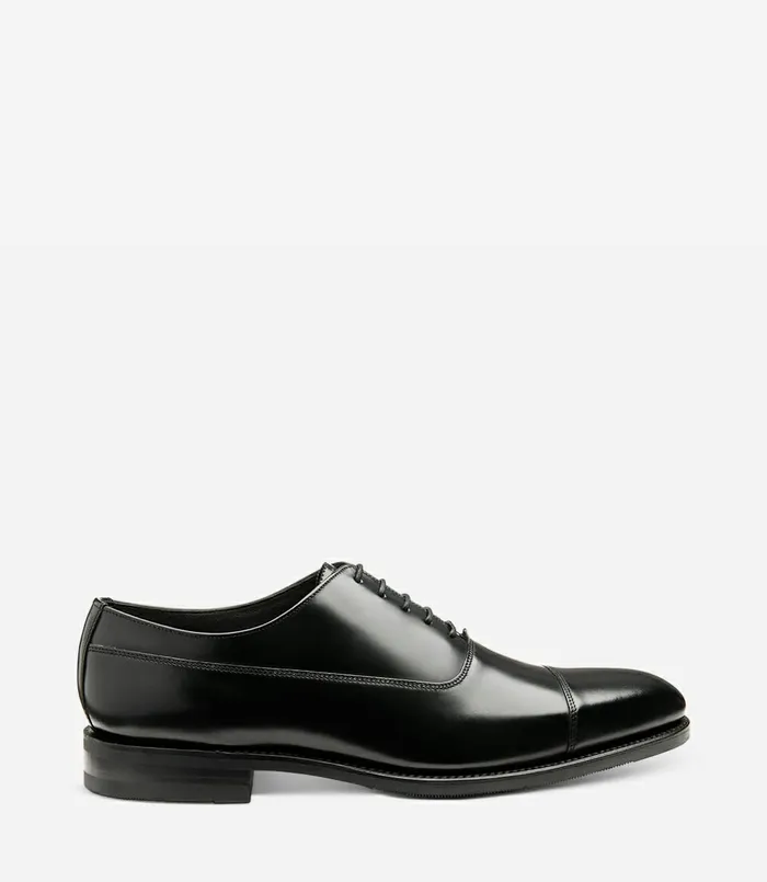 Men Truman Black Toe Caps Loake