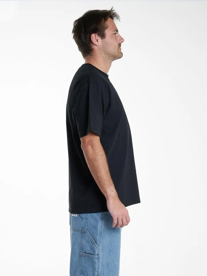 Mens Hard Yakka X Oversize Pocket Tee Black Thrills Tees and Tank Tops