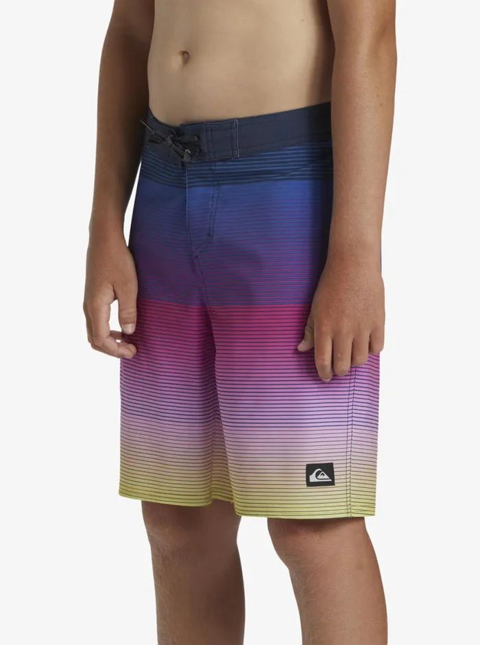 Quiksilver 816 Surfsilk Massive 17034 Boardshorts Dark Navy Boys Boardshorts Quiksilver 816 Surfsilk Massive 17034 Boardshorts Dark Navy Boys Boardshorts