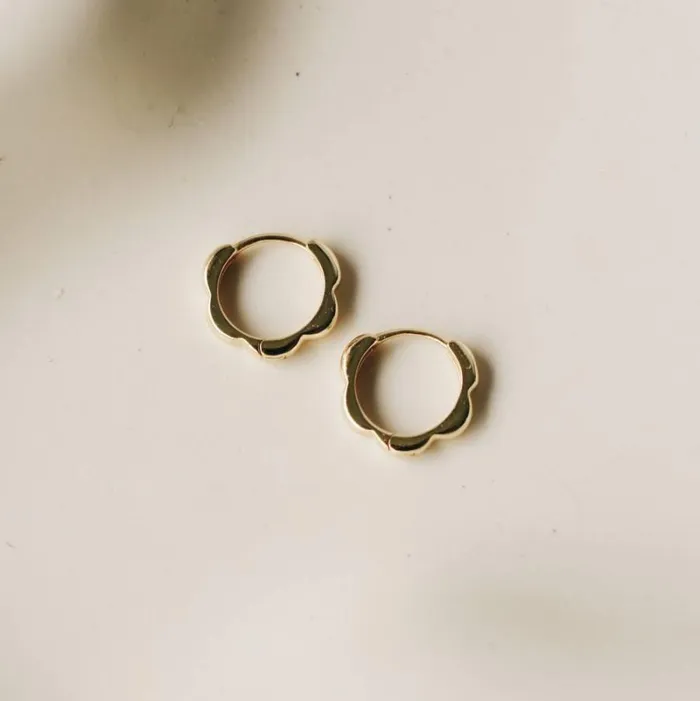 RWandCO Earrings Horace Jewelry 8211 Hoop Earrings With Scalloped Effect Colio Gold 8211 Women