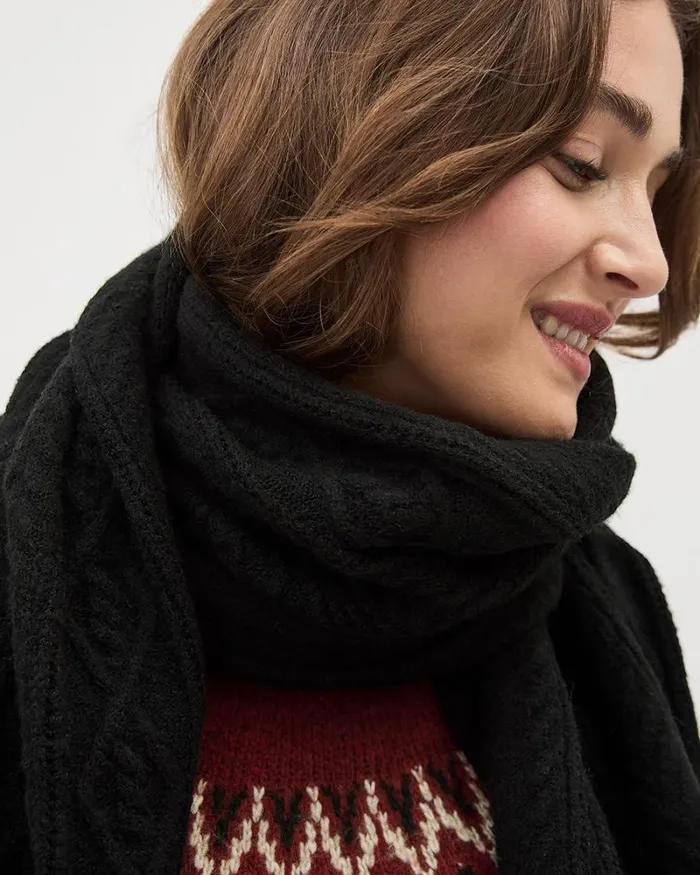 RWandCO Hats Gloves and Scarves CableKnit Scarf Black 8211 Women RWandCO Hats Gloves and Scarves CableKnit Scarf Black 8211 Women