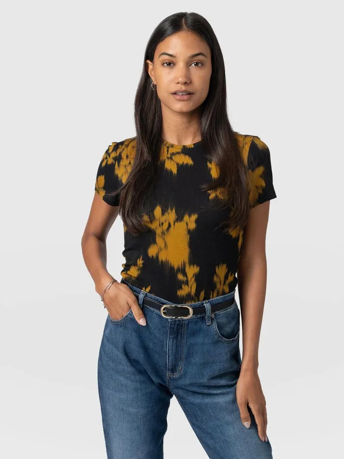 Saint And Sofia Casual Tops Women Austen Crew Neck Tee Short Sleeve 8211 Yellow Fade Floral Yellow Fade Floral Saint And Sofia Casual Tops Women Austen Crew Neck Tee Short Sleeve 8211 Yellow Fade Floral Yellow Fade Floral