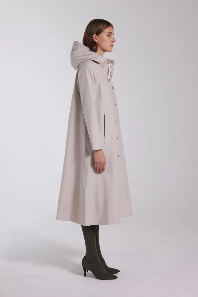 Stutterheim Mosebacke Long Raincoat Light Sand Women Long Raincoats