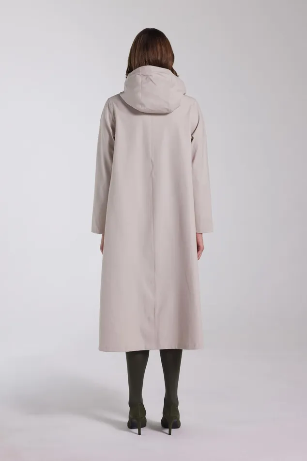 Stutterheim Mosebacke Long Raincoat Light Sand Women Long Raincoats