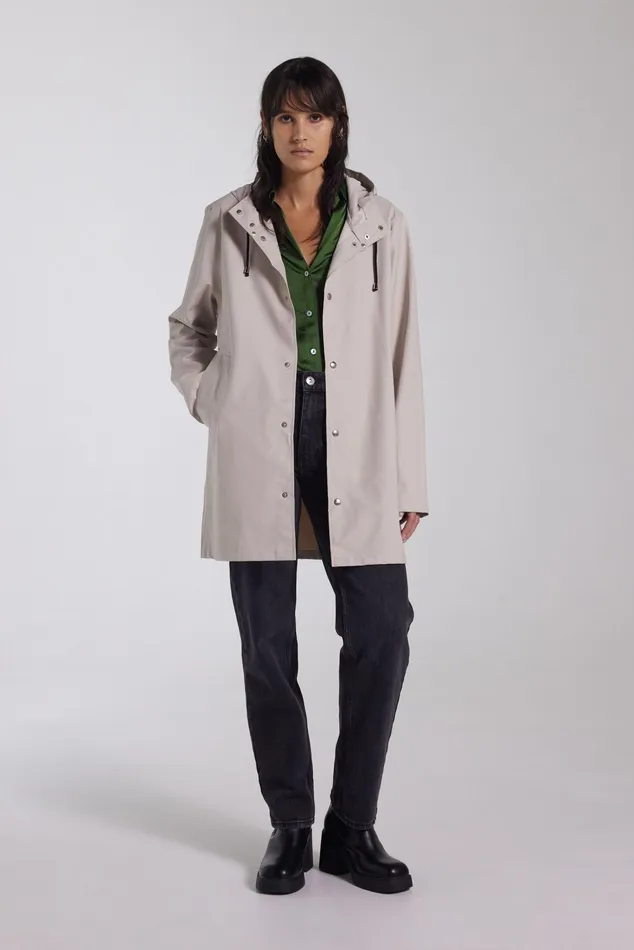 Stutterheim Stockholm Lightweight Raincoat Light Sand Women Raincoats