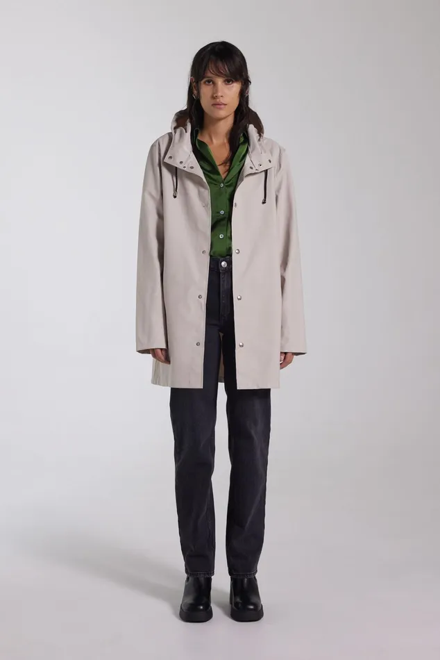 Stutterheim Stockholm Lightweight Raincoat Light Sand Women Raincoats