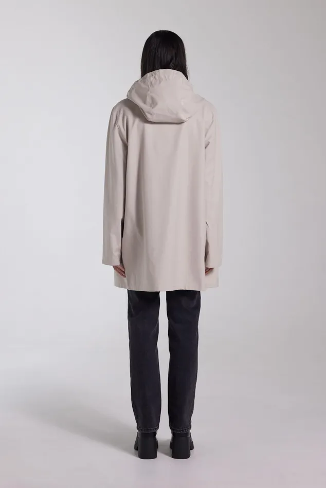 Stutterheim Stockholm Lightweight Raincoat Light Sand Women Raincoats