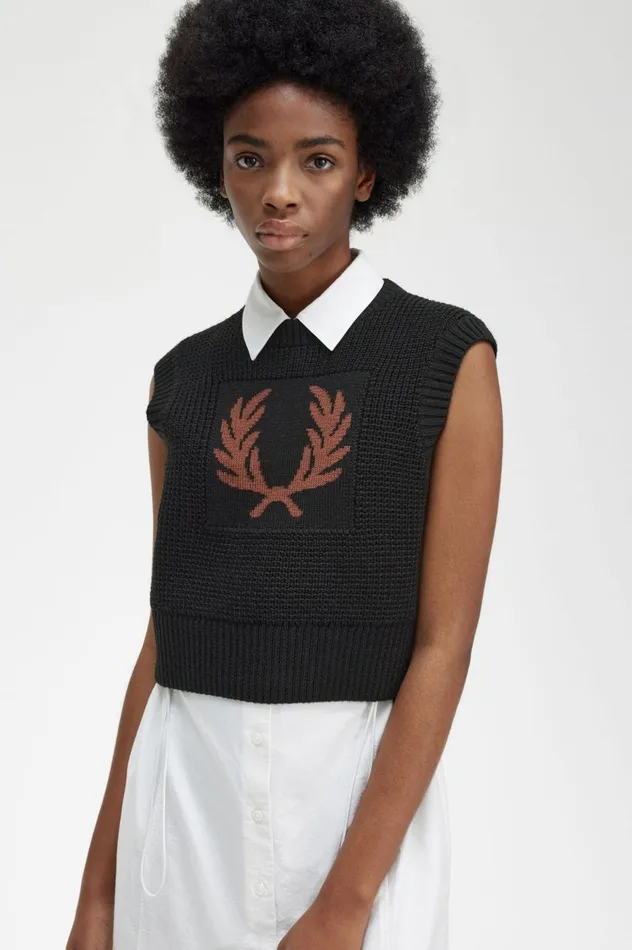 Women Laurel Wreath Knitted Tank Black Fred Perry Knitwear