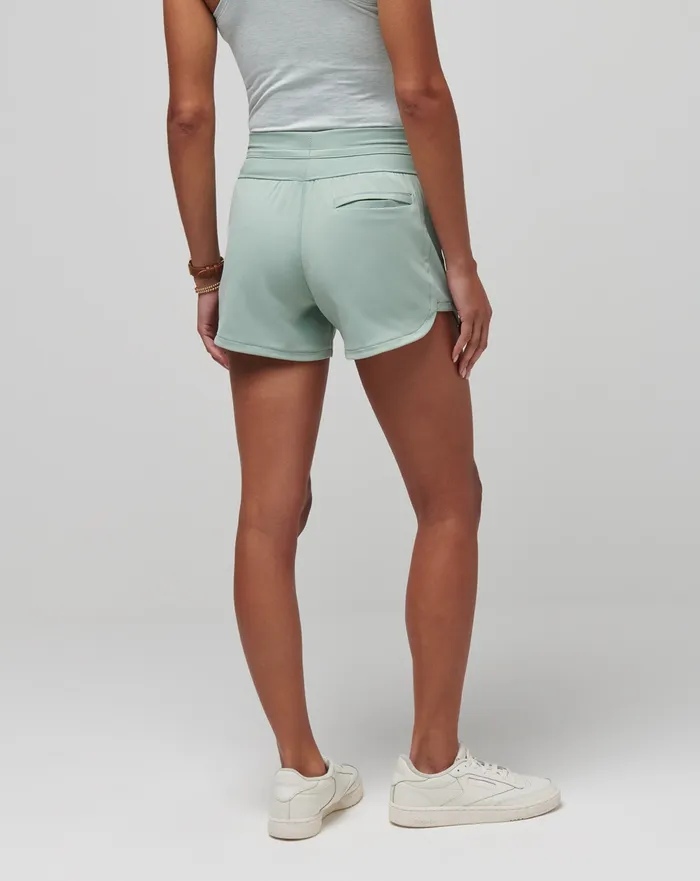 Women Shorts TravisMathew MOVEKNIT TIE SHORT Jade