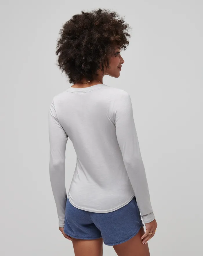 Women Tees TravisMathew CLOUD JERSEY HENLEY Light Grey