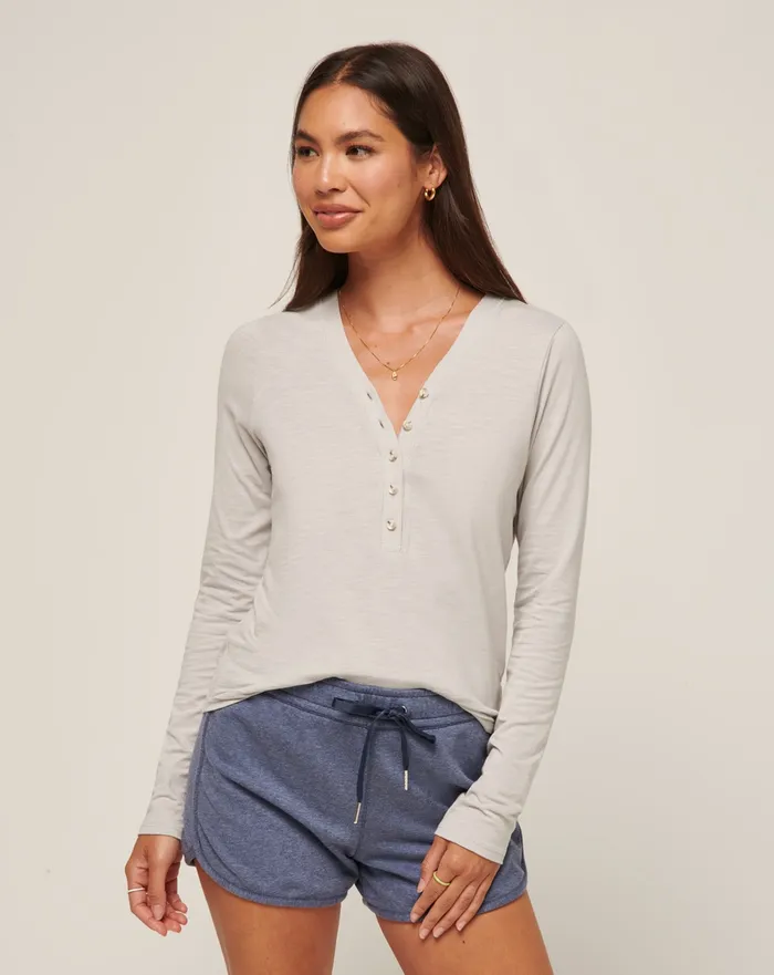 Women Tees TravisMathew CLOUD JERSEY HENLEY Light Grey