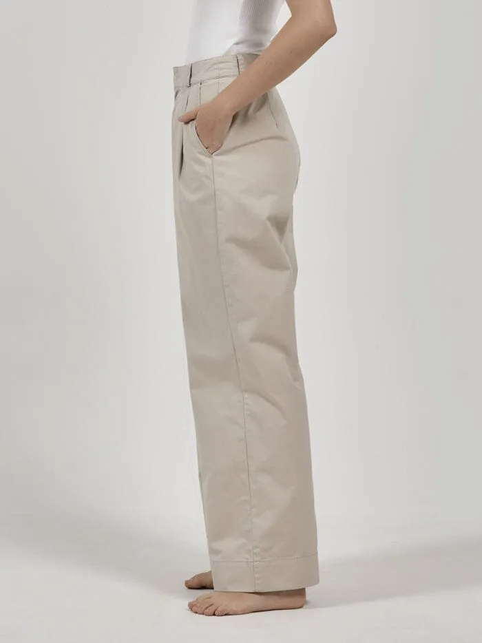 Womens Artist Pleated Chino Pant Pavement Thrills Pants