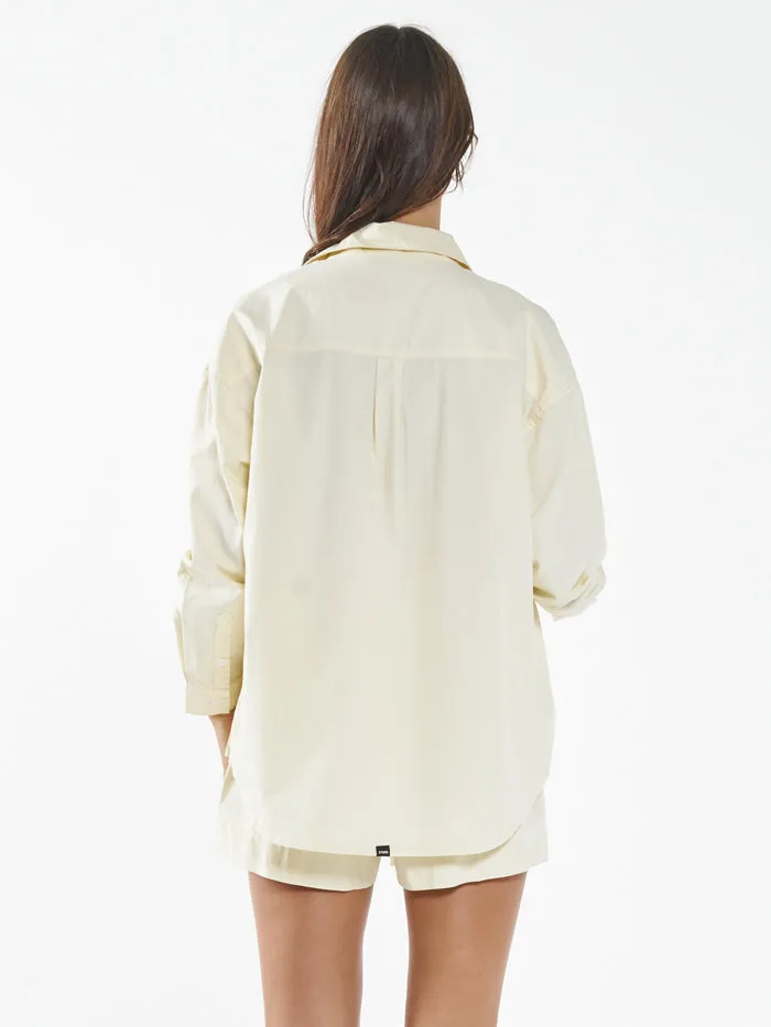 Womens Taylor Classic Shirt Sunlight Thrills Tops and Tees